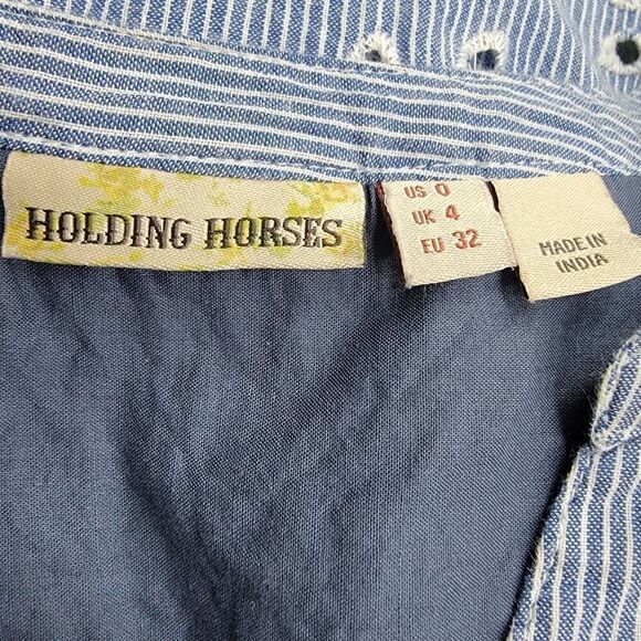 Holding Horses Short Sleeved Blouse. Size 0. - Picture 3 of 6